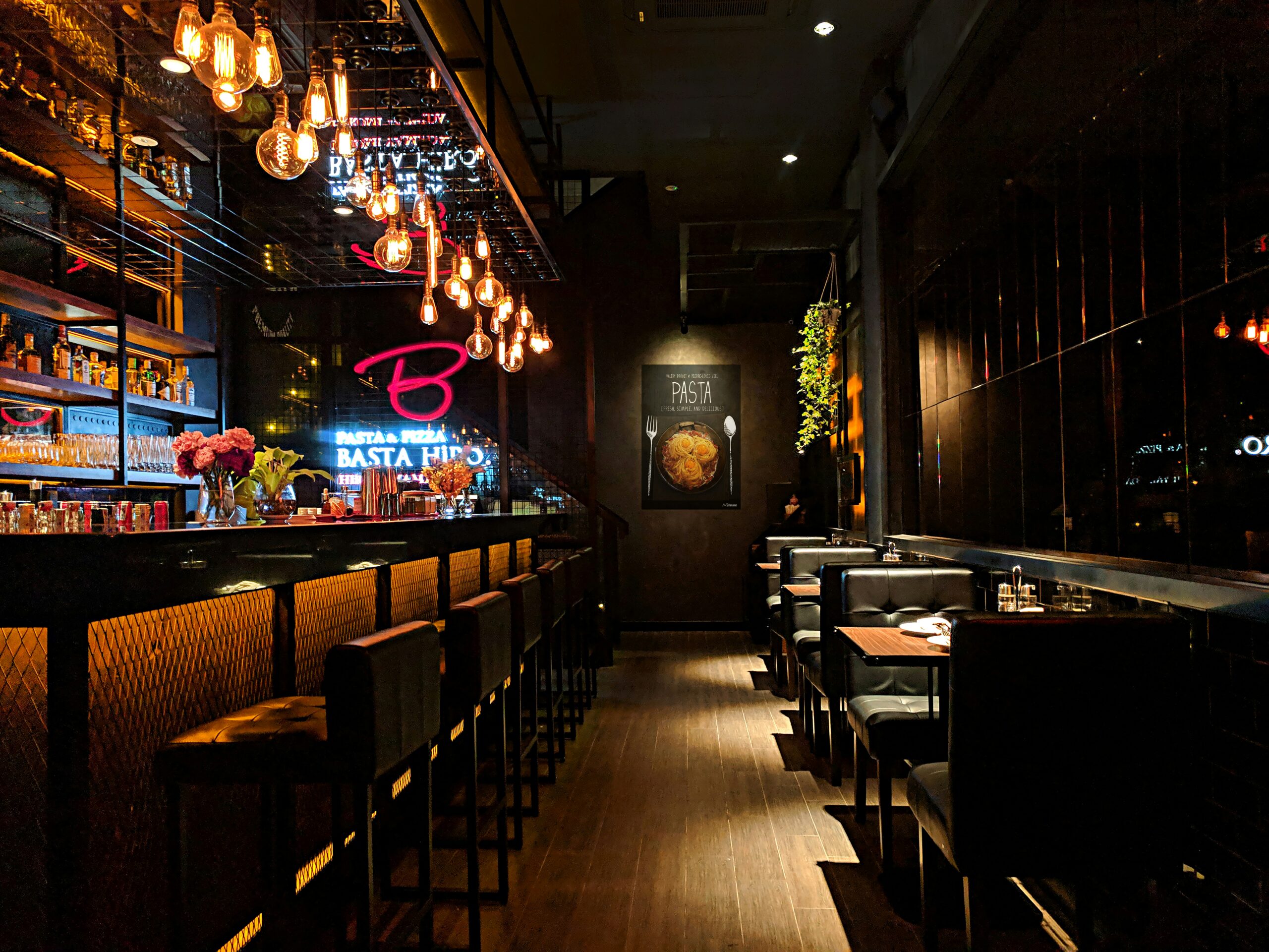 full restaurant
